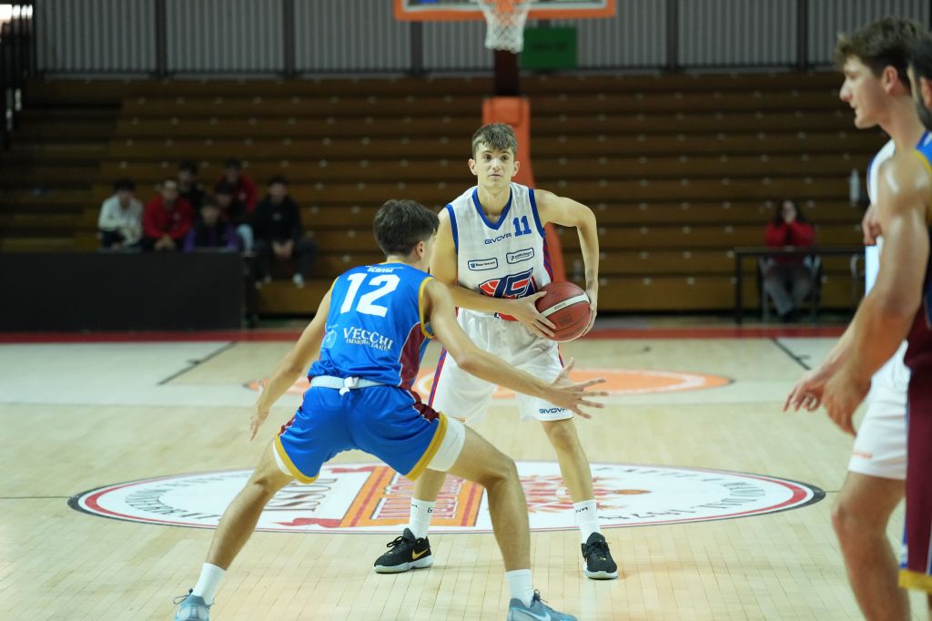 La Junior cede in casa all'Oleggio: 69-74
